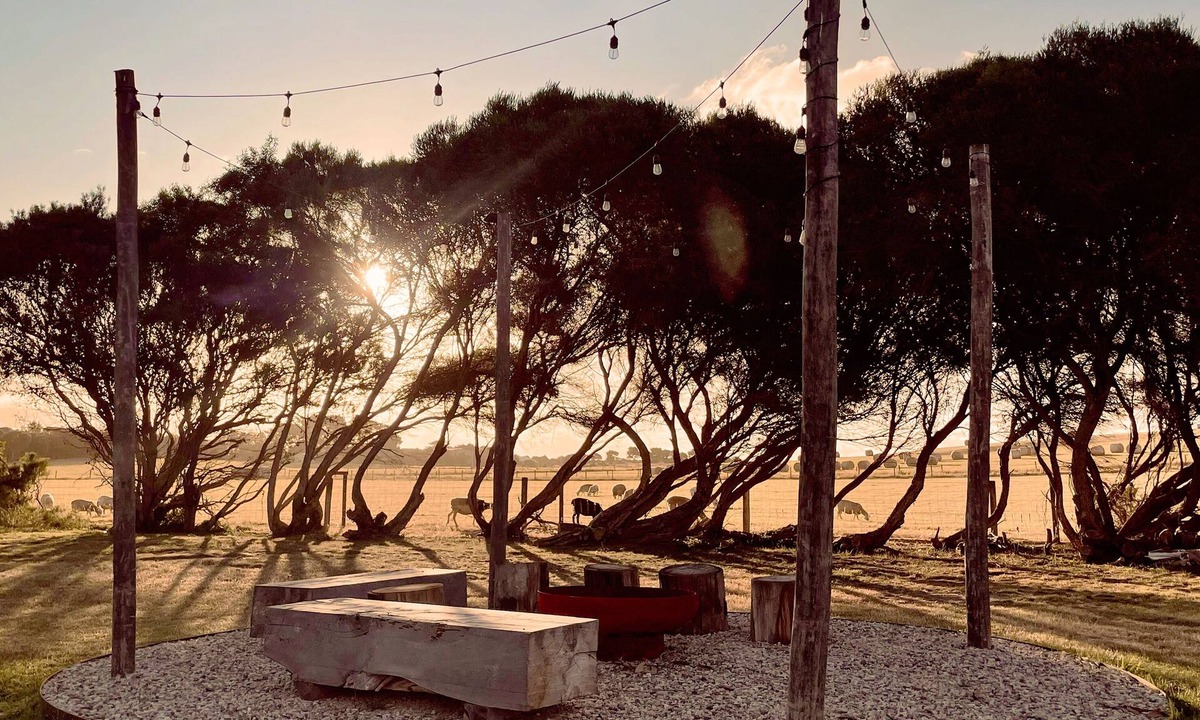 Sunderland Bay Apartment | Private Micro-Resort | Sleeps 23 | Walk to Beach