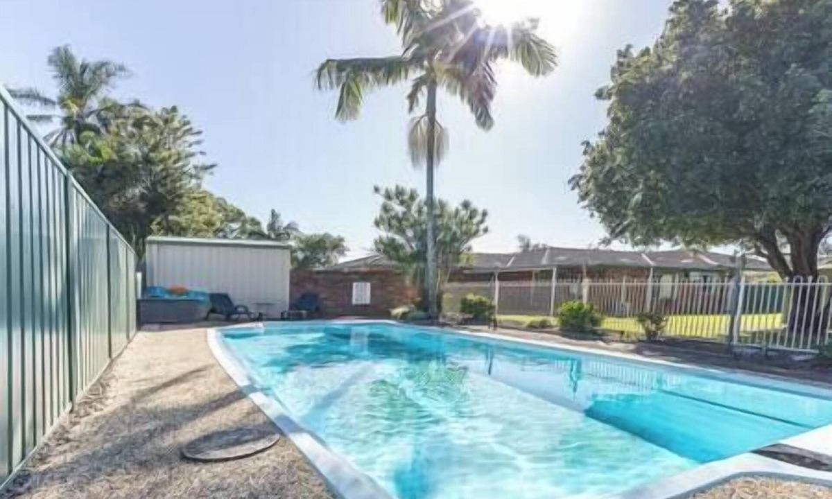Coffs Harbour House | Private Pool | Sleeps 12 | Pets | Basketball Hoop