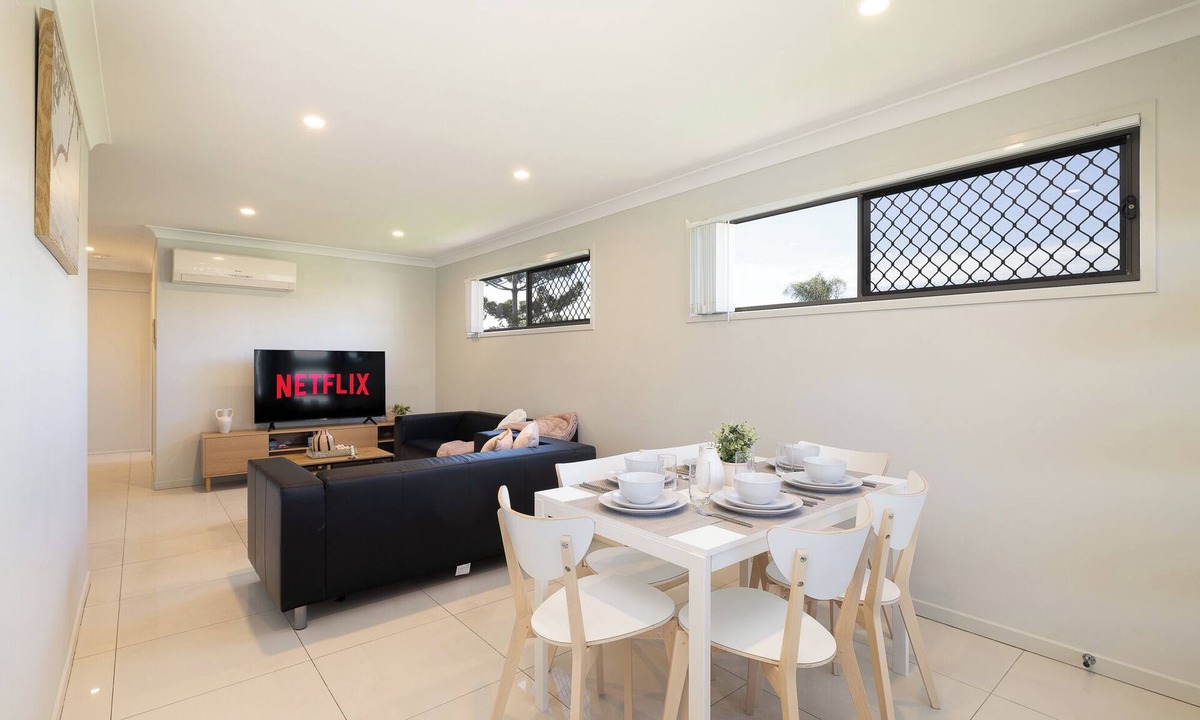 Rocklea Apartment | Private Rocklea 1BR | AC | Kitchen | 120D1