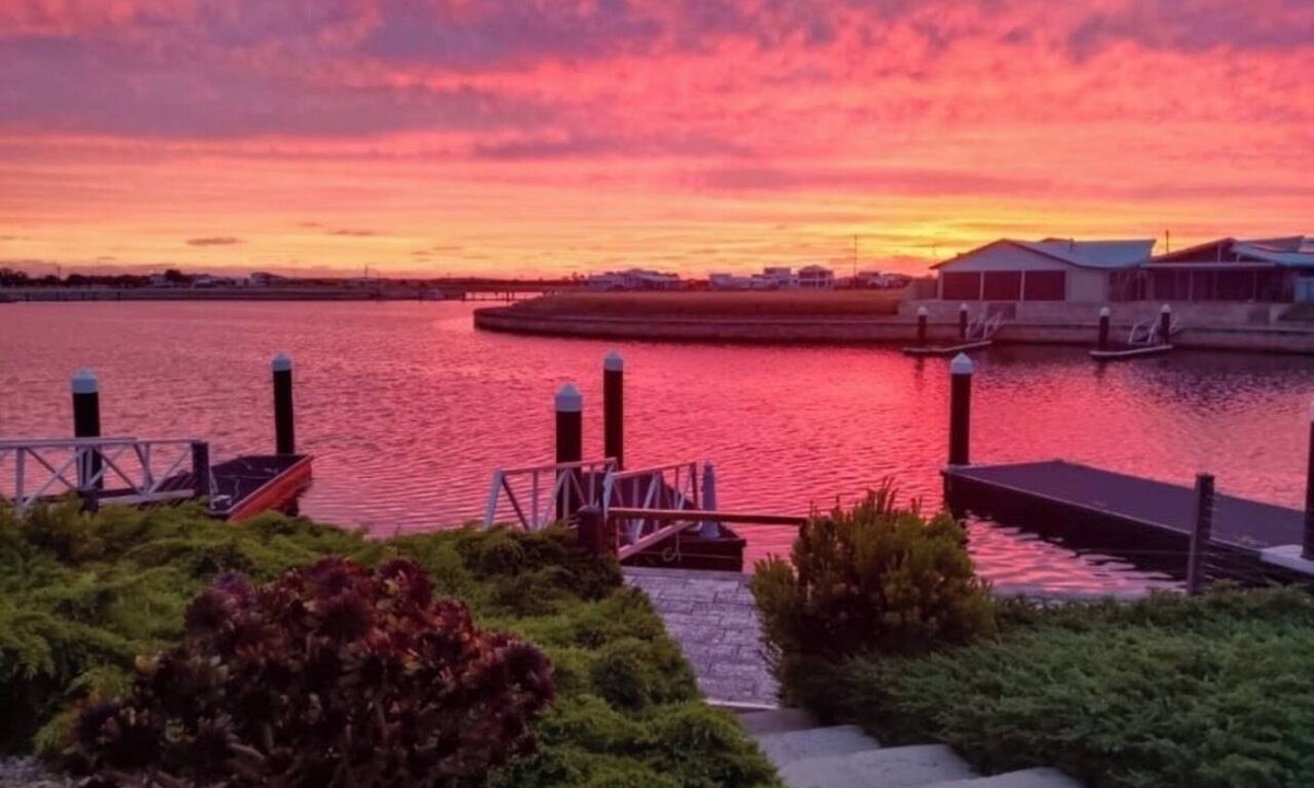 Cape Jaffa House | Private Waterfront Retreat w Boat Ramp. Beach around the Corner.