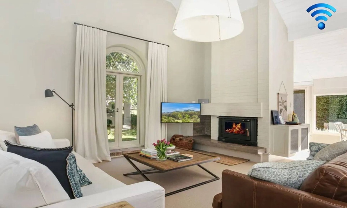 Wildes Meadow House | Protestant Hall - complete peace and tranquility