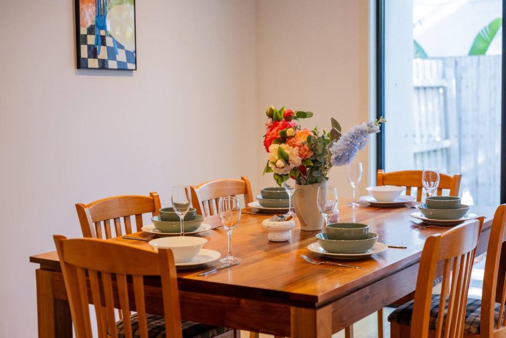Bundoora House | Puddings Home 4BR Bundoor modern stay family