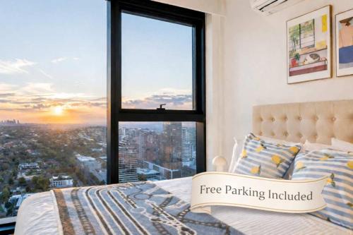 Box Hill Apartment | Puddings Home Stunning City Views Luxury 3BR Box Hill Skyone