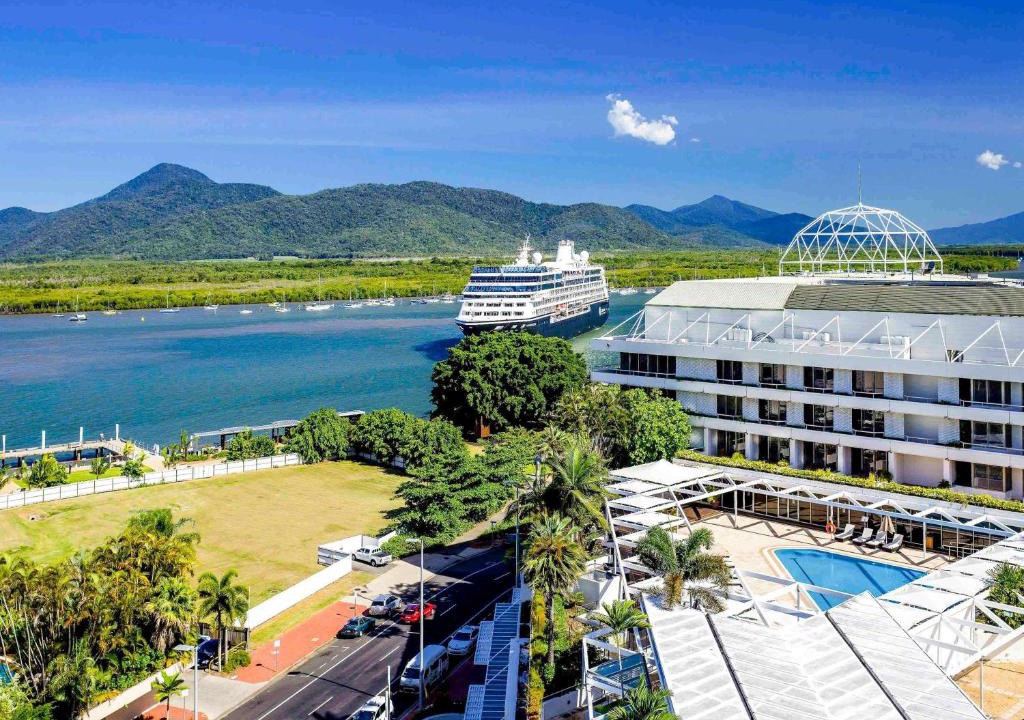Cairns Central Business District Hotel | Pullman Reef Hotel Casino
