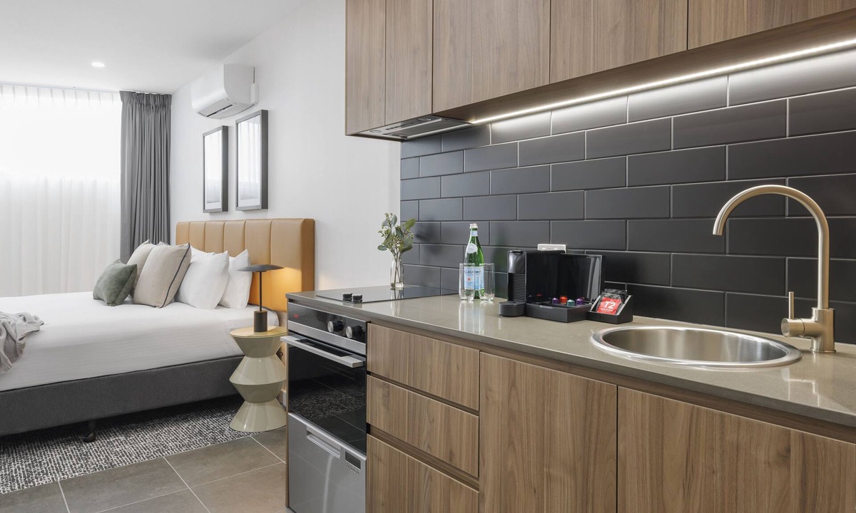 Melbourne Hotel | Punthill Essendon North