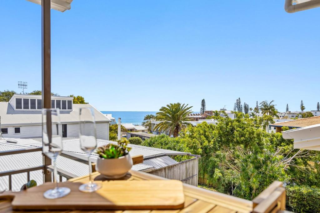 Alexandra Headland Apartment | Quaint 2-Bed Beach Abode with Ocean Views