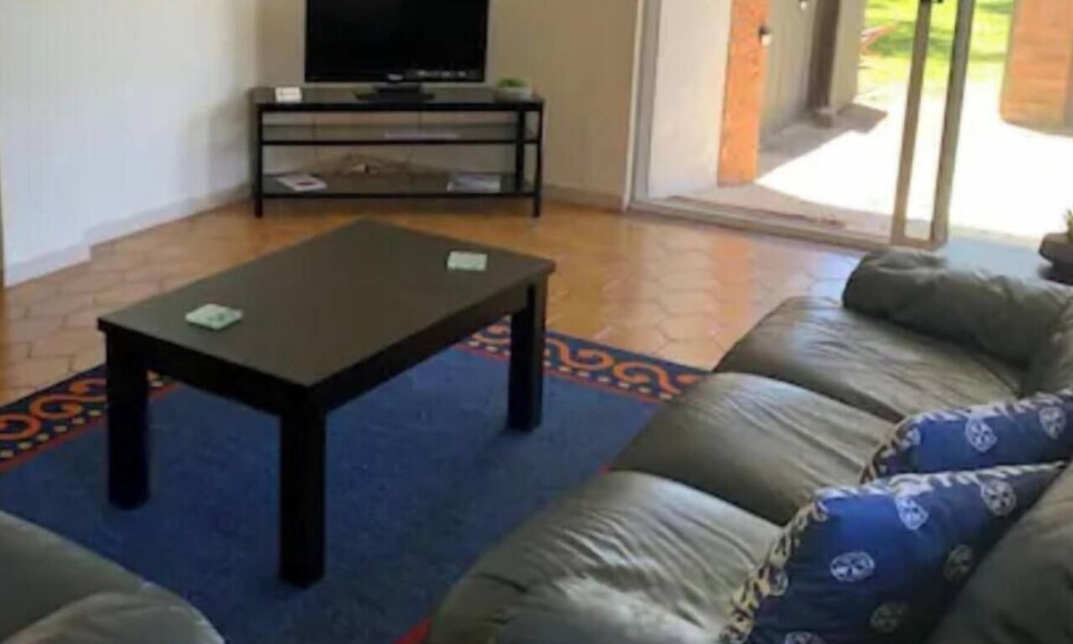 Portarlington House | Quaint Hideaway - Cosy retreat in the heart of Portarlington.