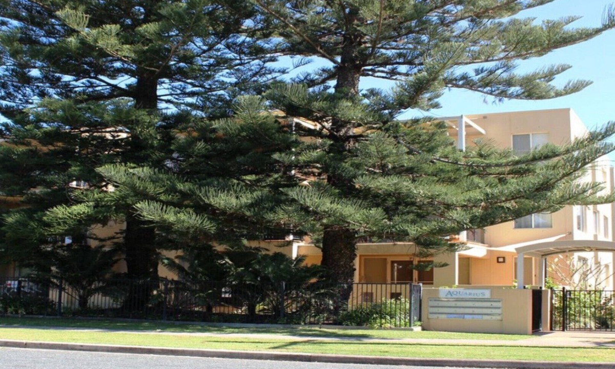 Hawks Nest Apartment | Quality Aquarius Apartment on the Beach!