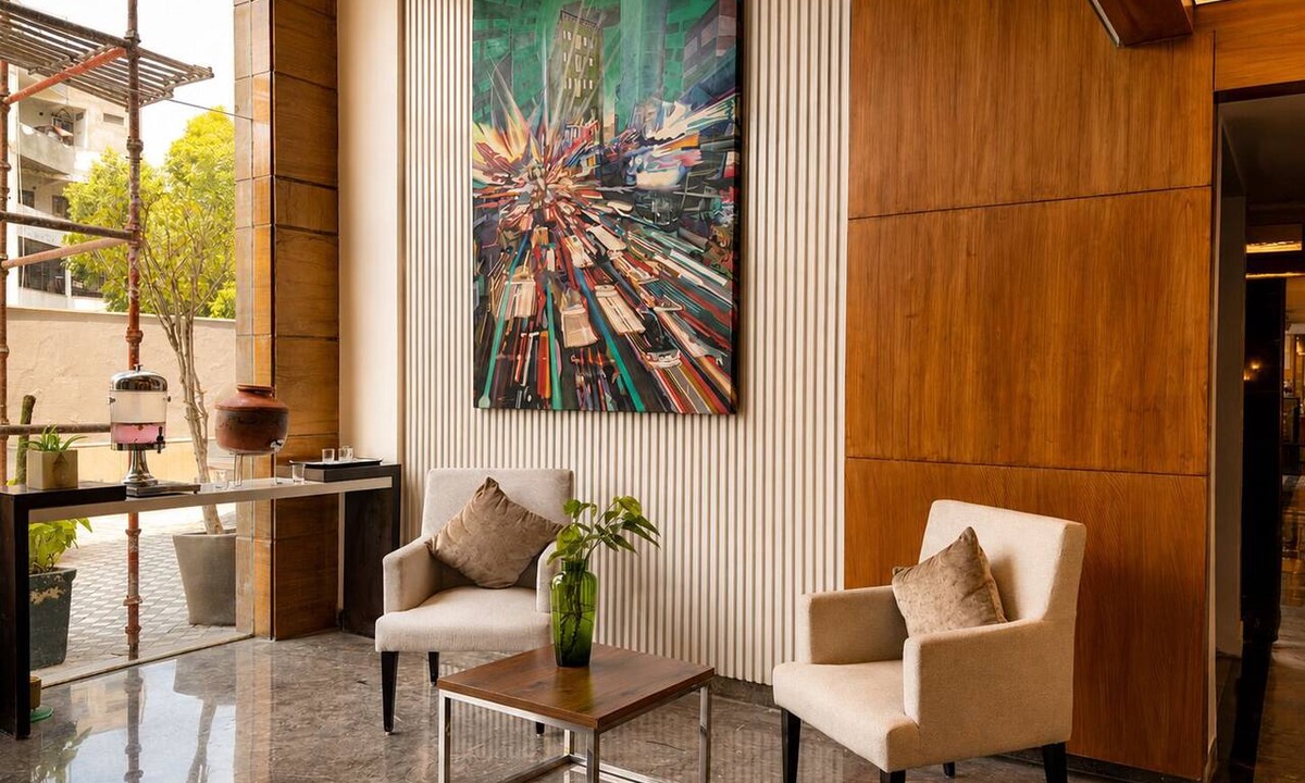 Sector 14 Hotel | Quality Inn Gurgaon