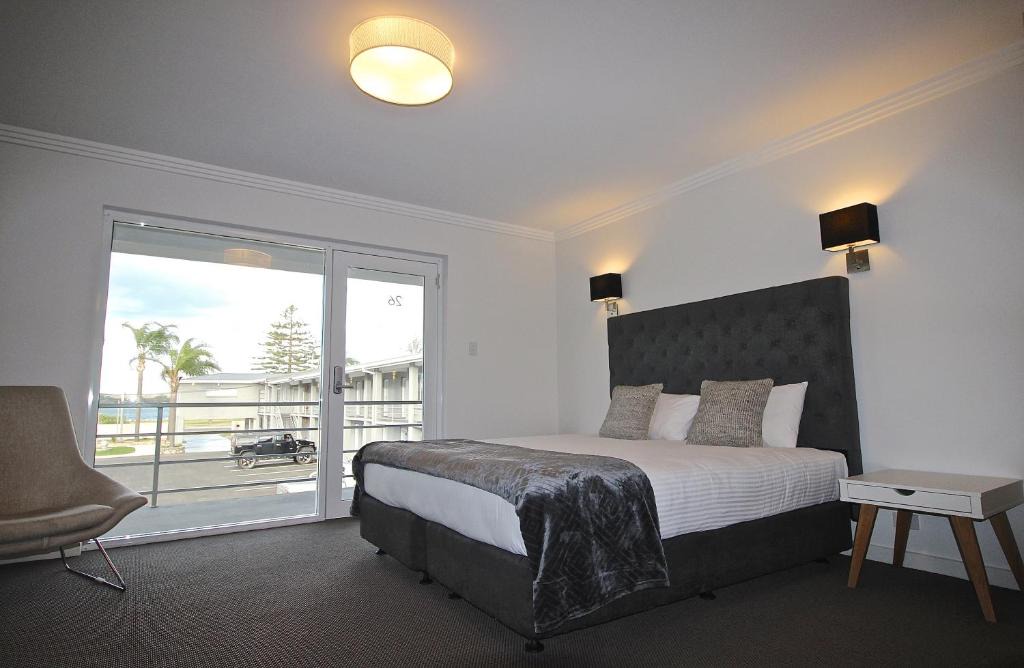 Batemans Bay Hotel | Quays Hotel