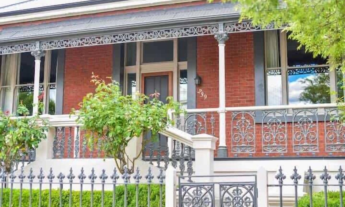 Launceston CBD House | Queen on Charles 4BR Large Luxury Home