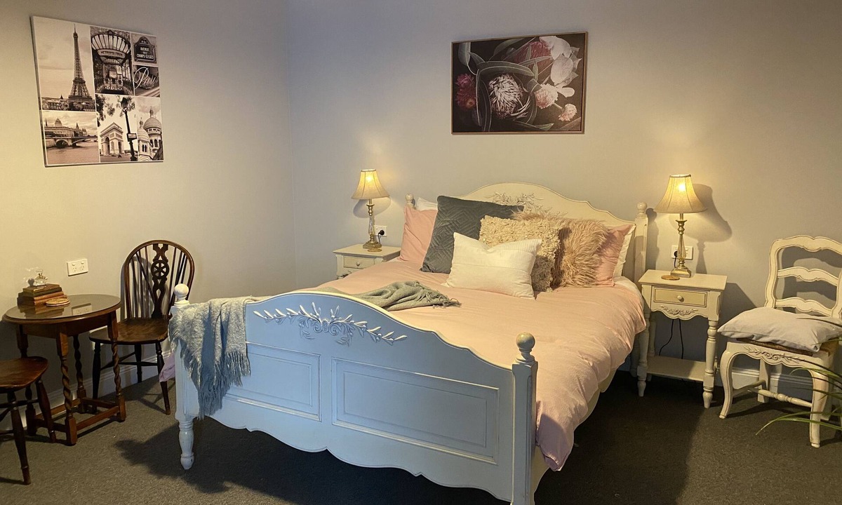 Stanley Bed & Breakfast | Queen suite with breakfast