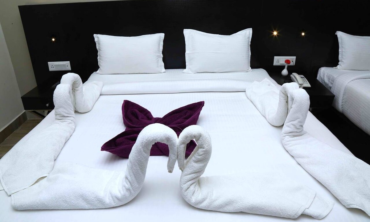 Velankanni Hotel | Queens Inn