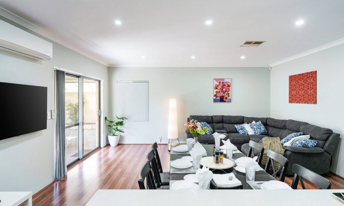 Queens Park House | Queen’s Residence-close to Perth Airport,CBD and Casino (Crown)