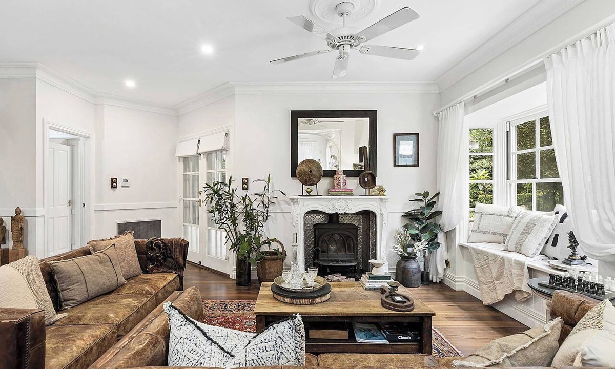 Matcham House | Queenslander Estate | Heated Pool, Spa, Sleeps 14