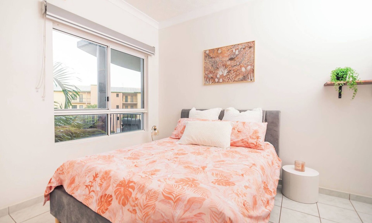 Woolner Apartment | Quiet Centrally located apartment only 10 mins from Airport!