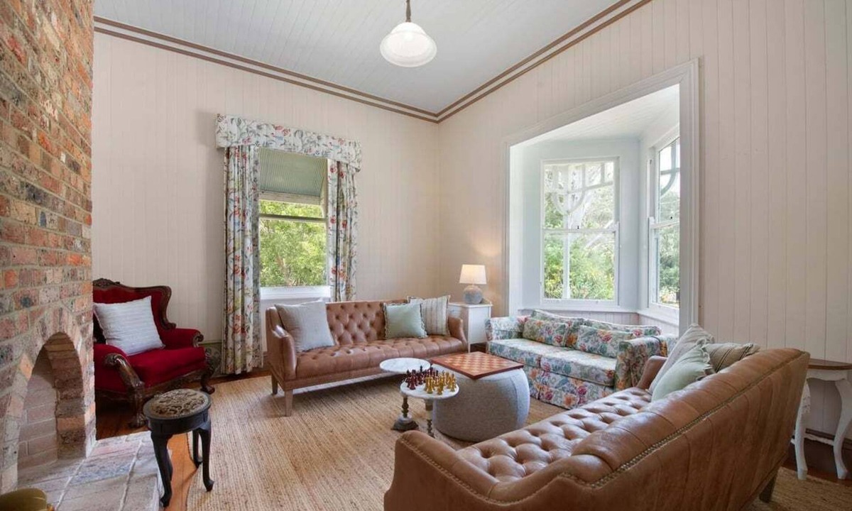 Peregian Beach Cottage | Quiet costal Antique Home close to the beach and shops