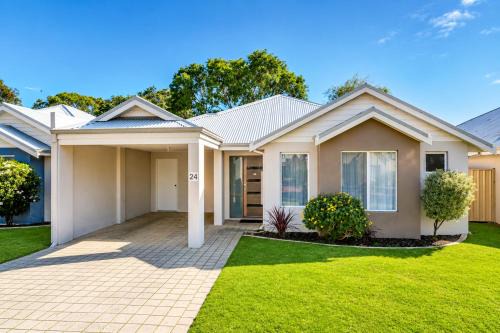 Broadwater House | Quiet Winter Escape by the Beach