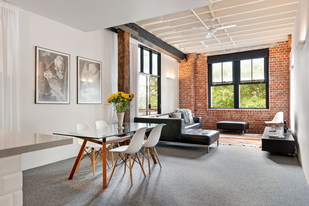 Teneriffe Apartment | Quintessential Woolstore Warehouse~1Bed/1Bath/1Car