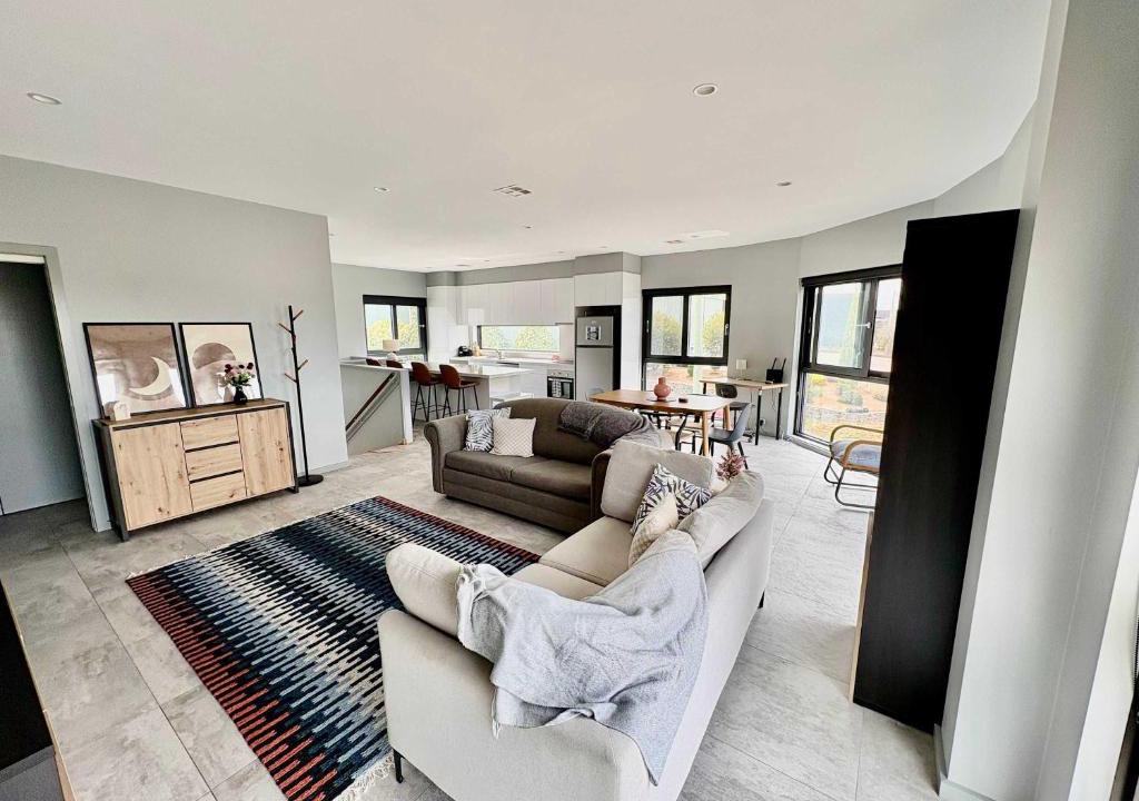 Queanbeyan West Apartment | Quite and large 2 bedroom - Sleeps 6 - 2 bathrooms
