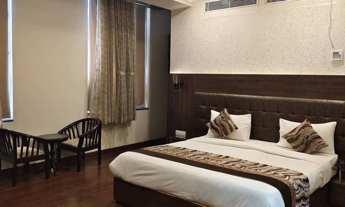 Varanasi Hotel | RADIANCE COURTYARD