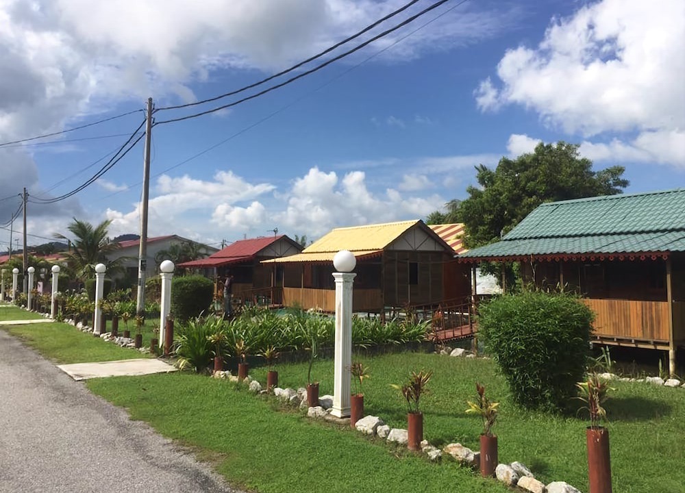 Lubok Buaya Hotel | Rainbow Lodge Langkawi