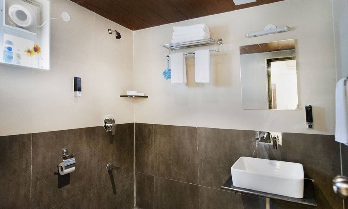 Malleshwaram West Hotel | Raj Residency