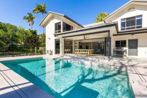 Palm Cove House | Raphari At The Cove - A Stunning Poolside Escape