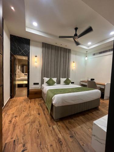 Hisar Hotel | Red Leaf Hisar