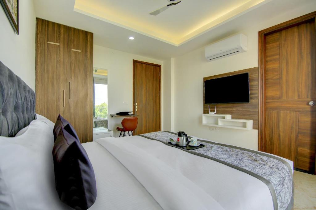 Sector 51 House | Reebah Inn & Suites
