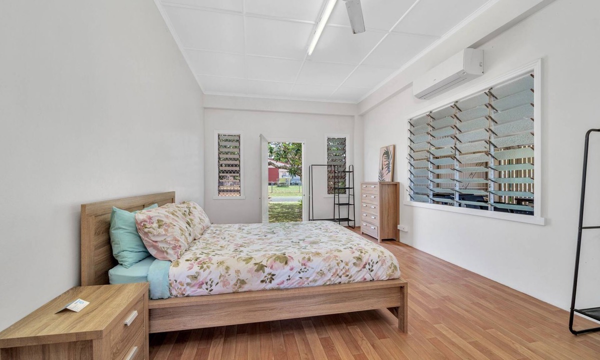 Kurrimine Beach House | Reef Shack Beach Vibes Stroll to the beach
