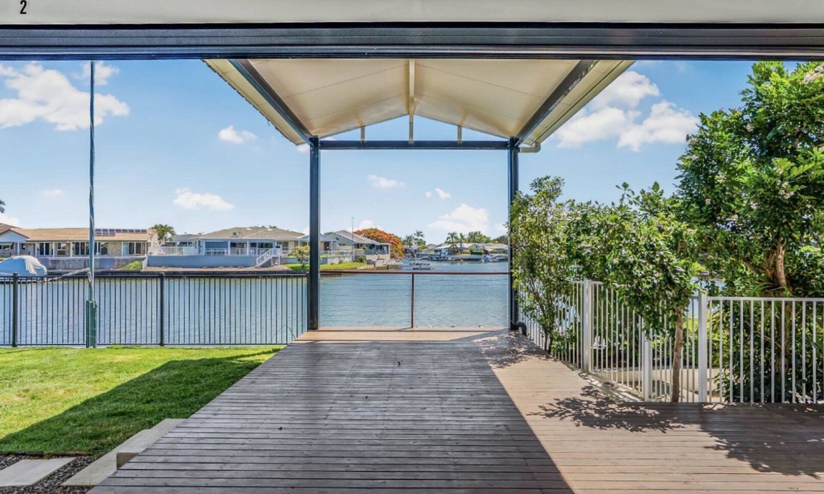 Bongaree House | Reflections on Phoenix