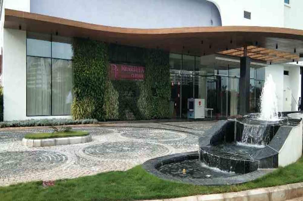 Navalur Hotel | Regenta Central RS - Chennai
