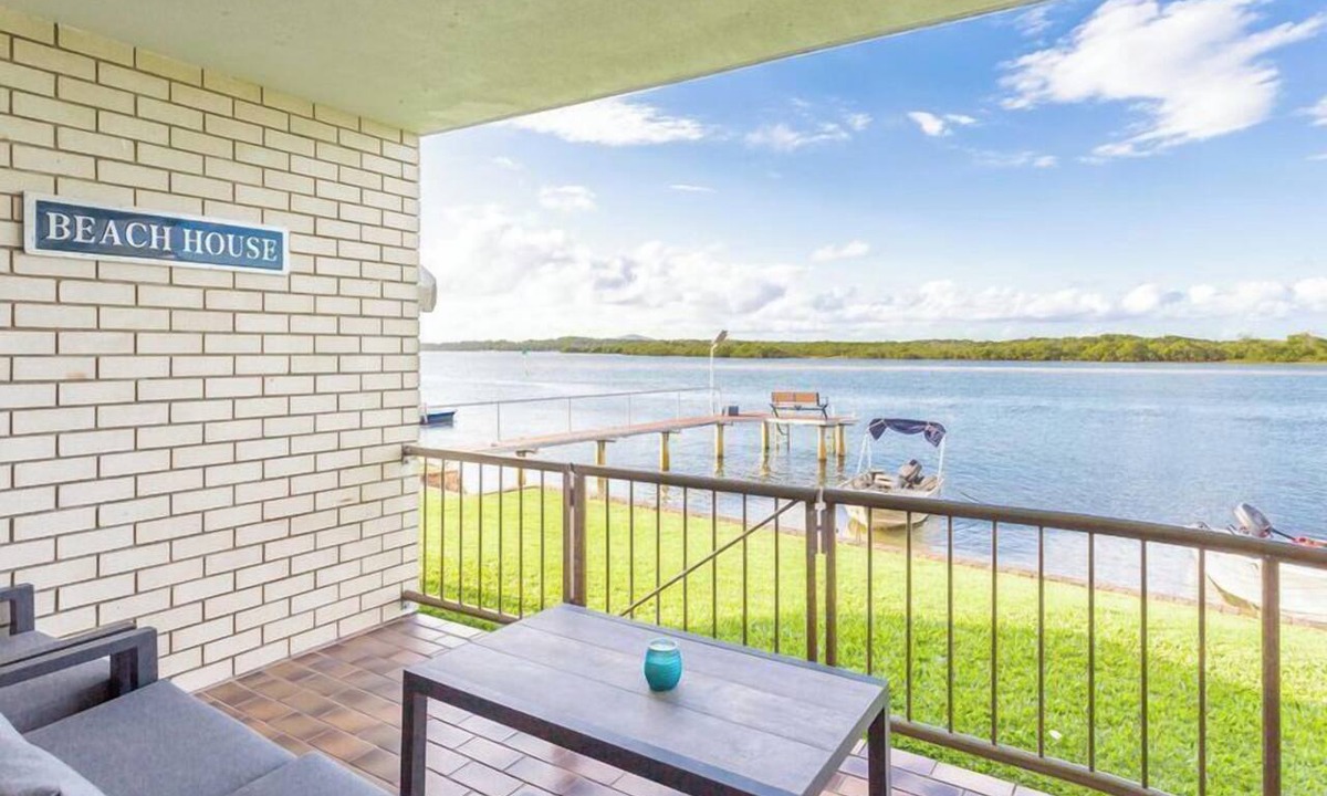 Maroochydore Apartment | Relax & unwind in the "Beach House"