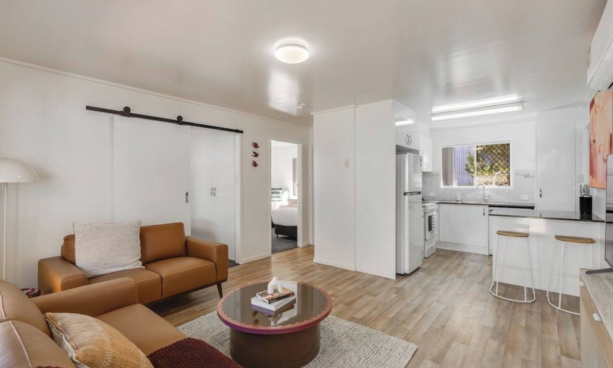 Centenary Heights Apartment | Relaxed Comfort in Quiet Leafy Surrounds!