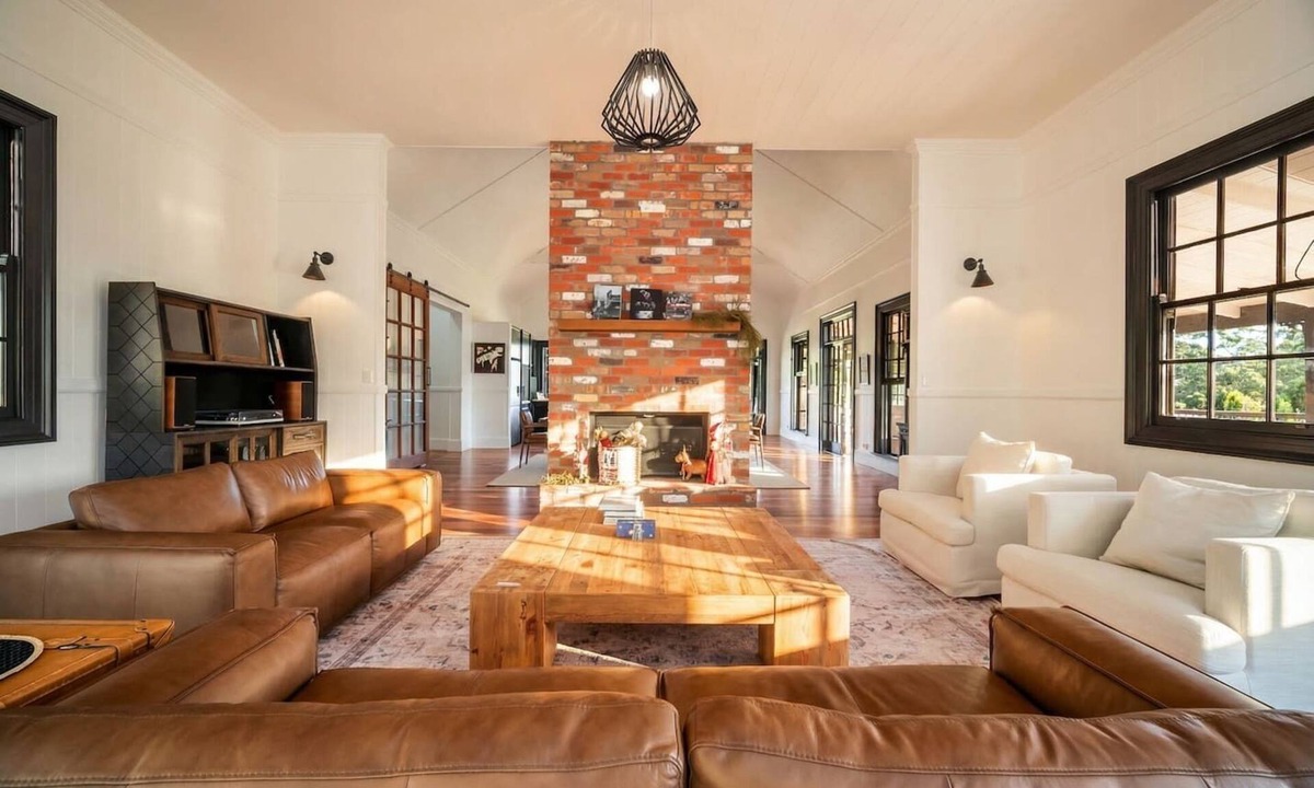 North Tamborine House | Relaxing Lake House 3BR Retreat Tamborine Mountain