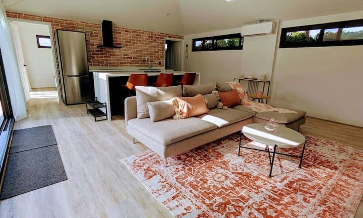 Duncraig Condo | Relaxing Pool House Escape in Duncraig
