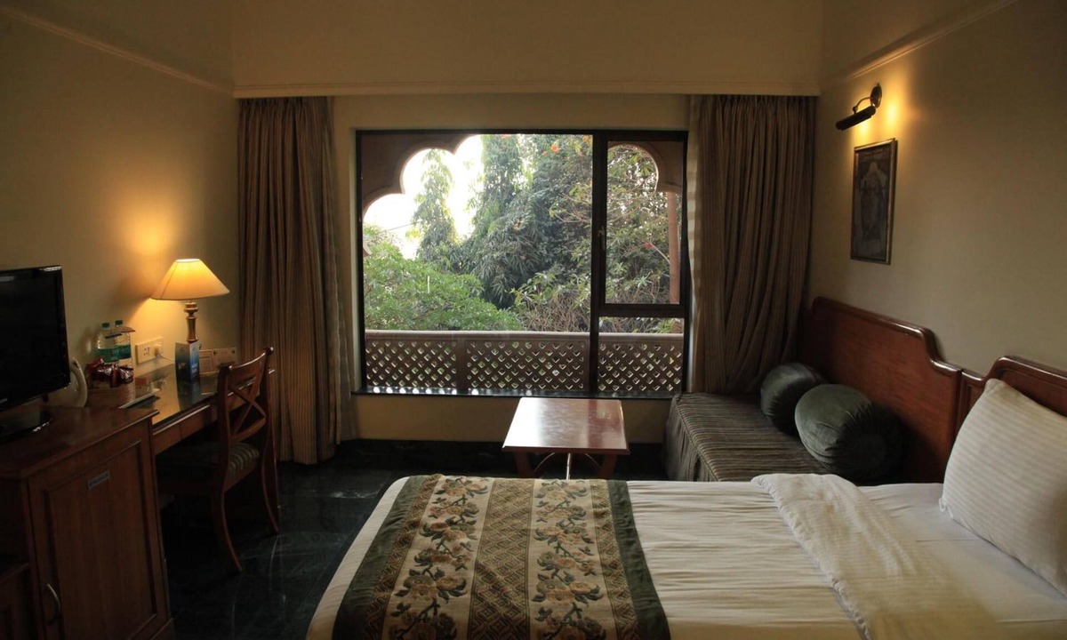 Shirdi Hotel | Renest Shraddha Inn - Shirdi