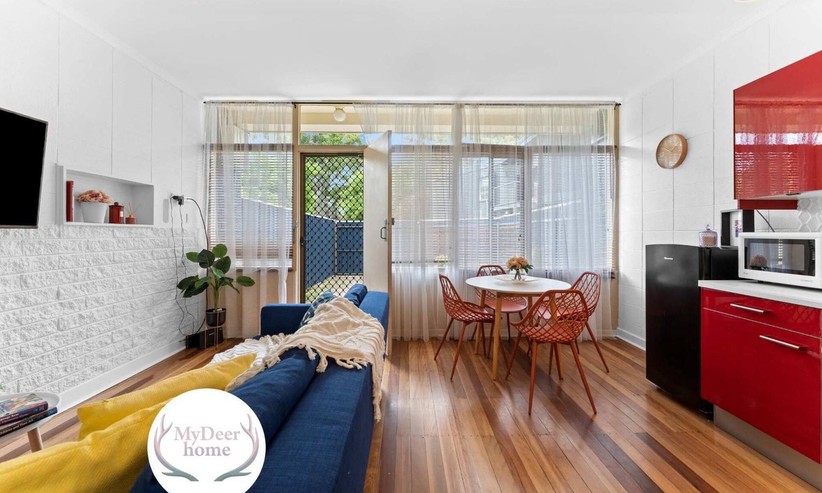 Adelaide Central Business District Apartment | Renovated 1BR Unit CBD/Parking/Wi-Fi/South Tce