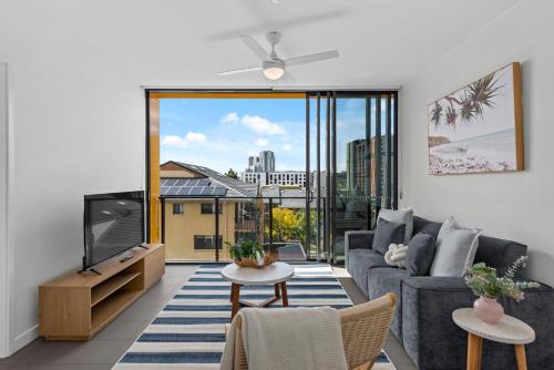 Fortitude Valley Apartment | Resort Style 2BR with Beautiful Pool, Gym and Parking