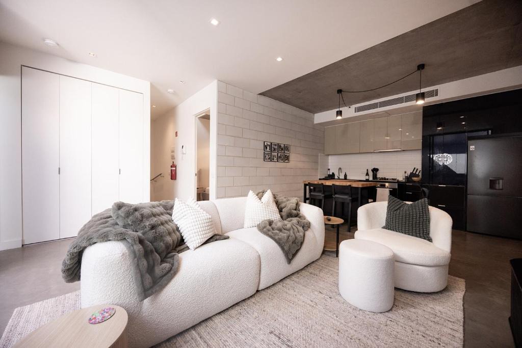 Richmond North Apartment | Richmond Gem