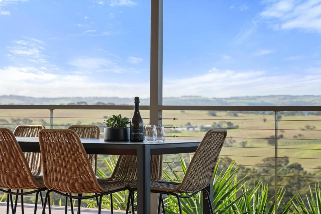 Lower Inman Valley House | Ridgeside Retreat I Inman Valley