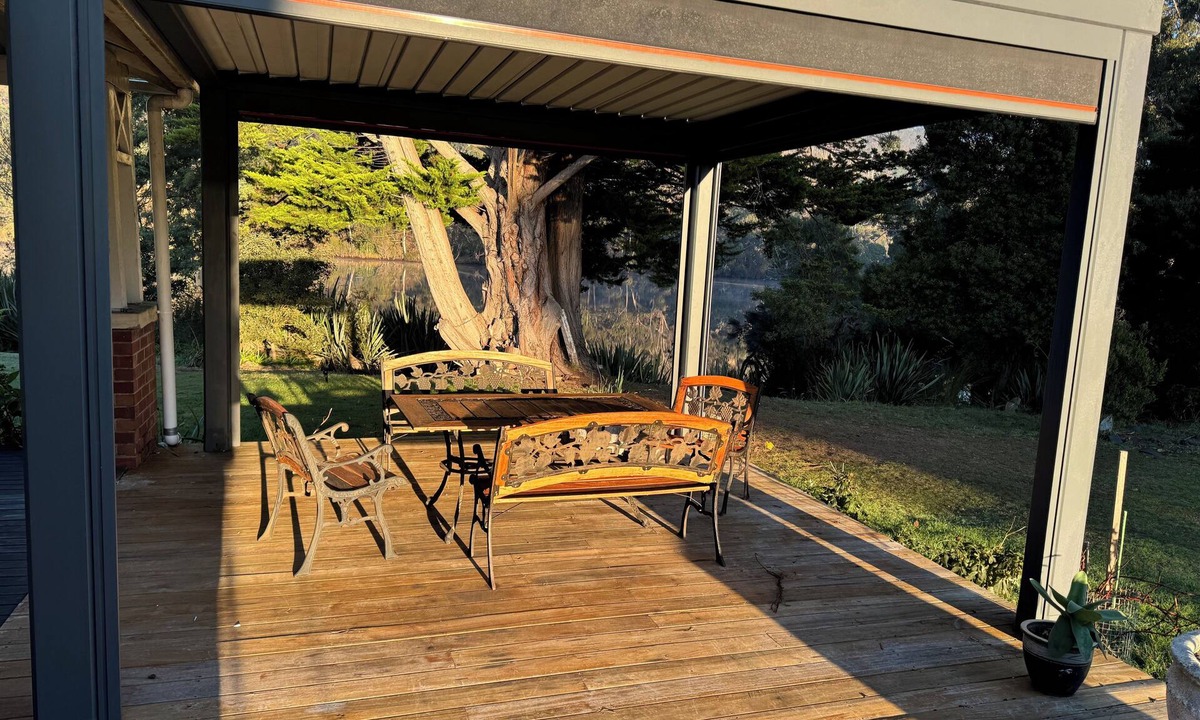 Huonville House | River Front Estate
