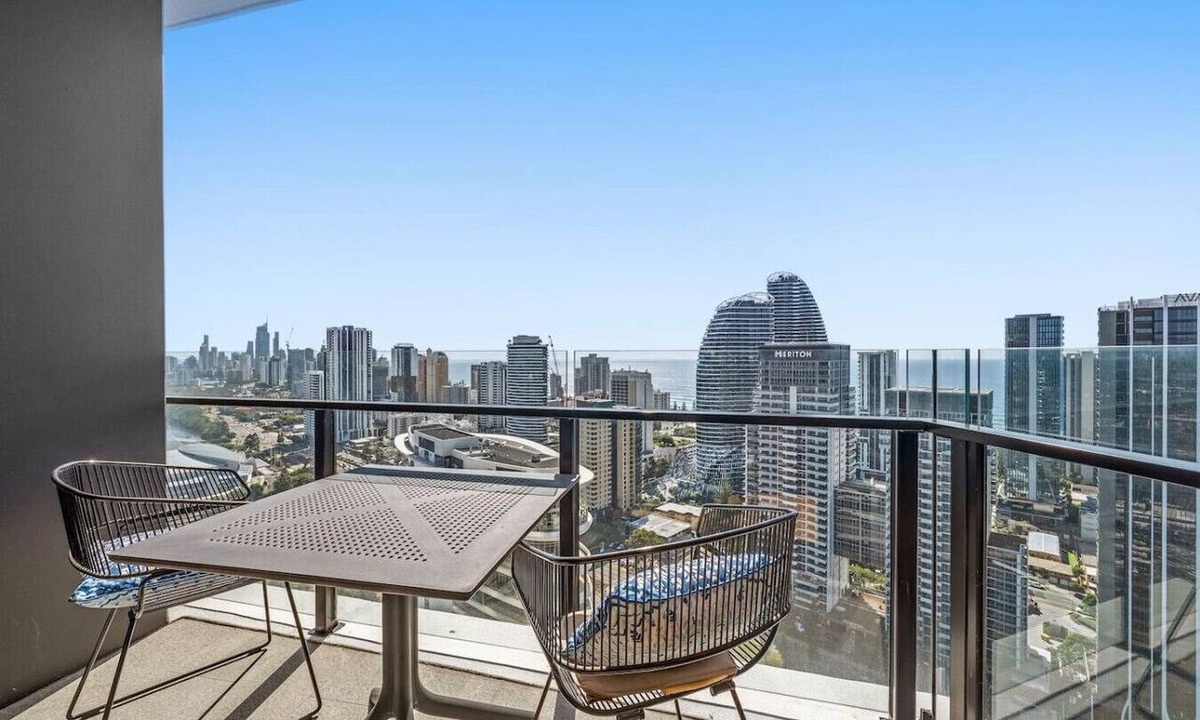 Broadbeach Apartment | River&Ocean View Luxury 2BD Apt amazing Location