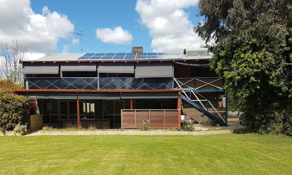 South Yunderup House | River Paradise - Great pet friendly Summer getaway 1 hour from Perth