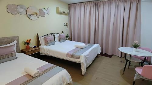 Kampung Surabaya Apartment | RIVERBANK SUITE with riverfront mountain DUN view
