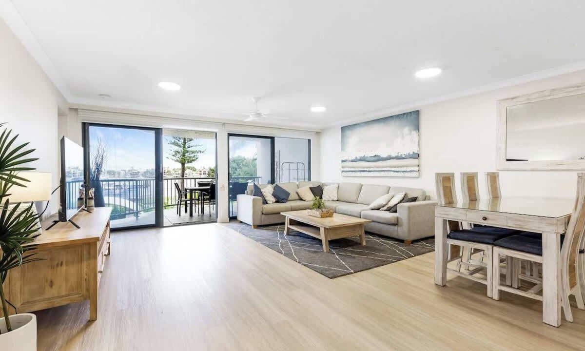 Mooloolaba Apartment | Riverdance 07 Riverfront Apt
