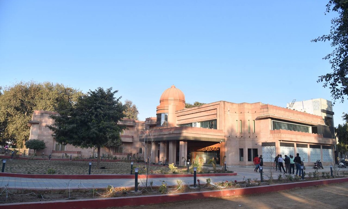 Chitrakoot Hotel | Riverfront Resort