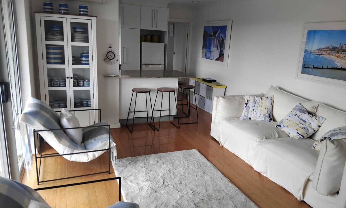 Applecross Apartment | Riverside Escape | 2BR Large Balcony with River Views *Applecross*