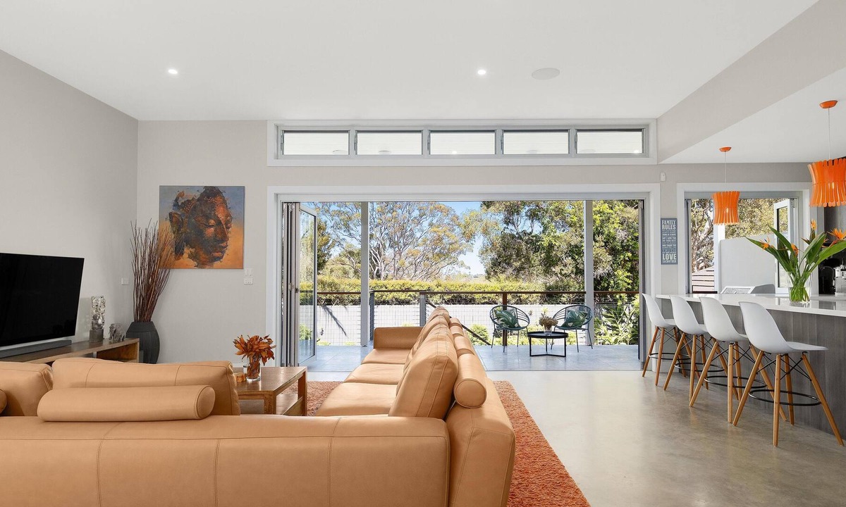 Riverview House | Riverview Residence (RH) - Impressive 5 bedroom property with pool in Riverview!